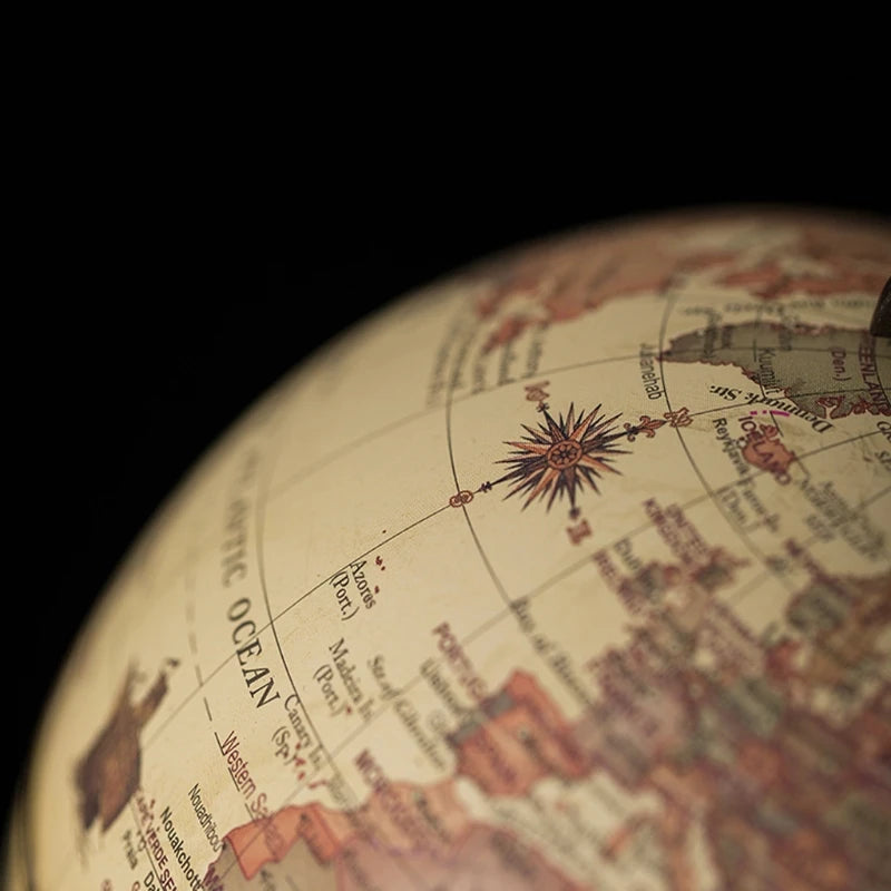 Globo de Madeira Vintage